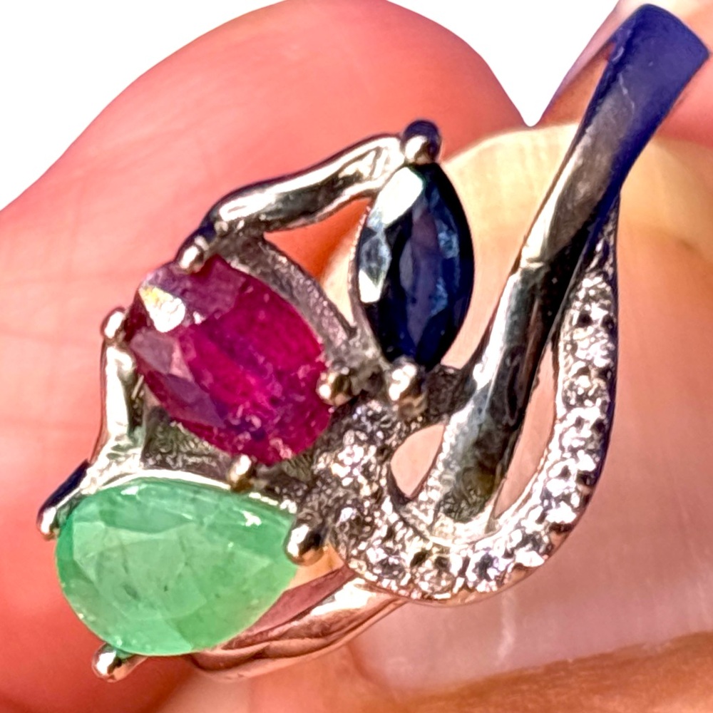 Stunning Silver Ring With Multi-Colored Stones 92… - image 1